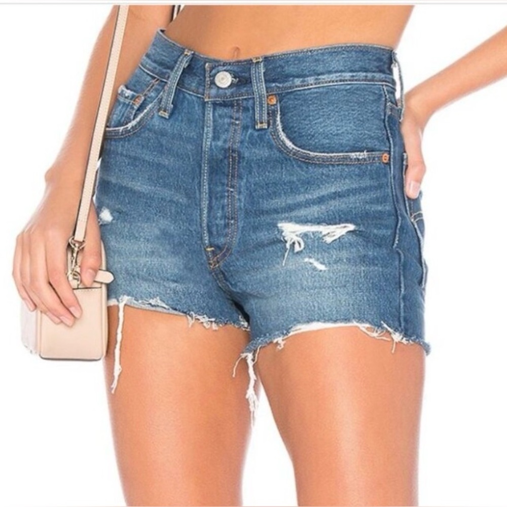Levi Jean Shorts 2 in High Waist Size 28